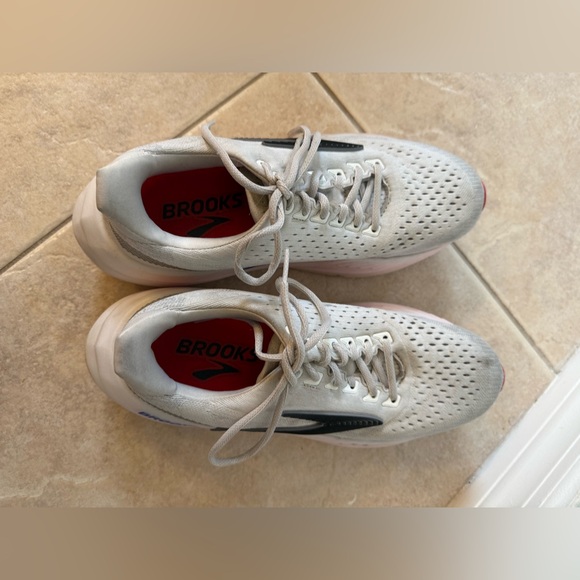 Brooks Glycerin MAX Women's
Athletic Shoes - White and Pink - Picture 7 of 10